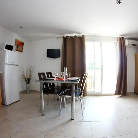 Saint Esteve Appart 3*